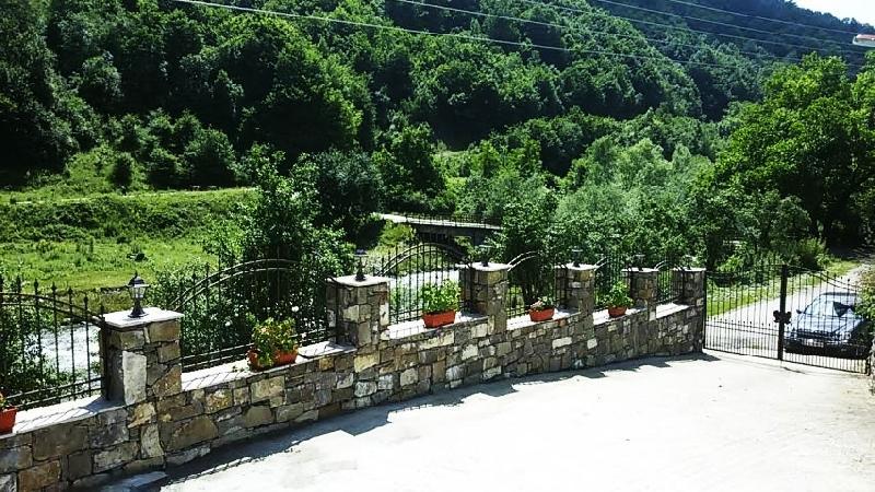 Guest House Ivan Cherni Osum ภายนอก รูปภาพ