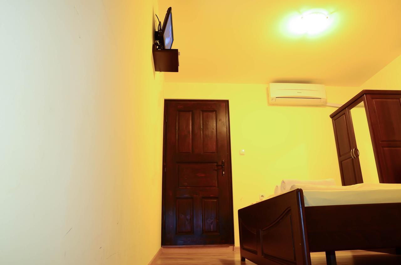 Guest House Ivan Cherni Osum ภายนอก รูปภาพ