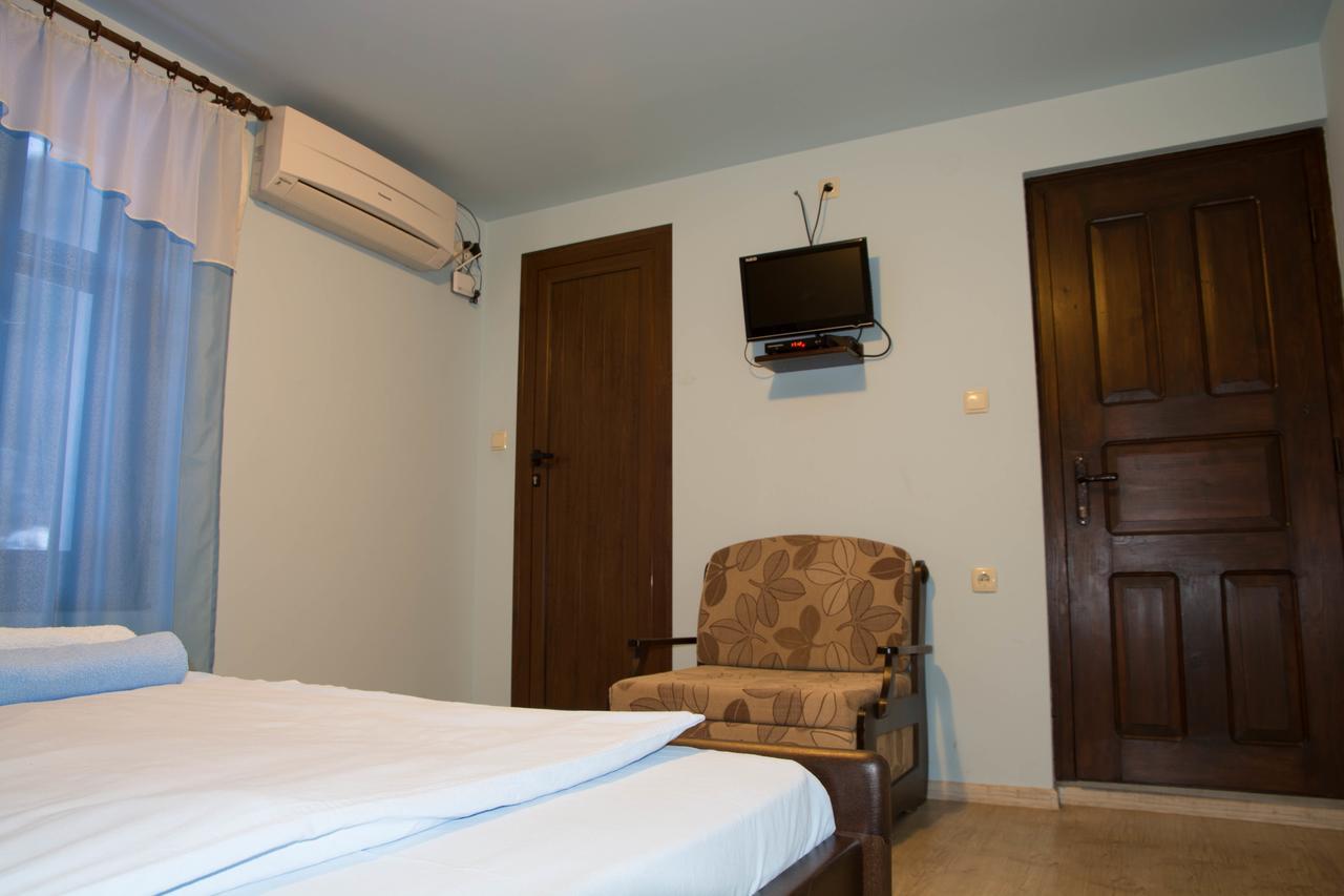 Guest House Ivan Cherni Osum ภายนอก รูปภาพ